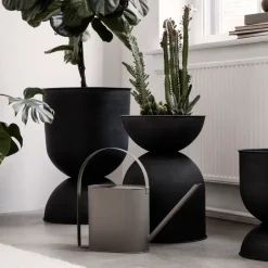 Online Ferm Living Maceta Hourglass grande Ø50 cm, -gris oscuro Negro