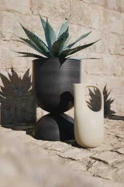 Sale Ferm Living Maceta Hourglass mediana Ø40 cm, -gris oscuro Negro