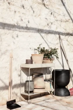 Sale Ferm Living Maceta Hourglass mediana Ø40 cm, -gris oscuro Negro