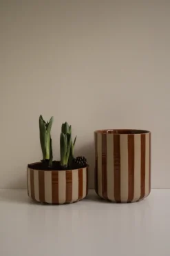Discount DBKD Maceta Line Ø14x16 cm, Nougat con rayas Beige