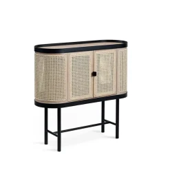 Outlet Warm Nordic Mueble bar Be My Guest, Ratán, roble aceitado blanco, base de acero en color negro Beige