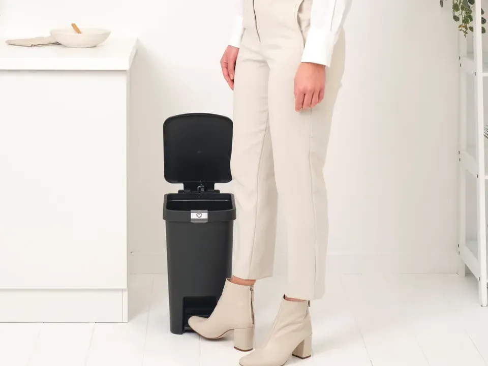 Online Brabantia Papelera con pedal StepUp de 16 L, oscuro Gris