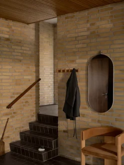 Outlet Kristina Dam Studio Perchero Column 49 cm, Roble aceitado en tono cálido Beige