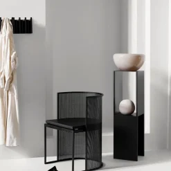 Online Kristina Dam Studio Perchero Column, Oak black lacquered Negro