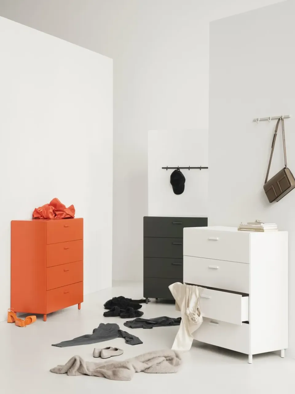 New Relief Perchero con pomos small 41 cm, Beige