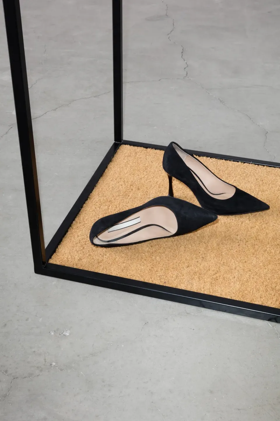 Clearance Design House Stockholm Perechero Atelje, Negro