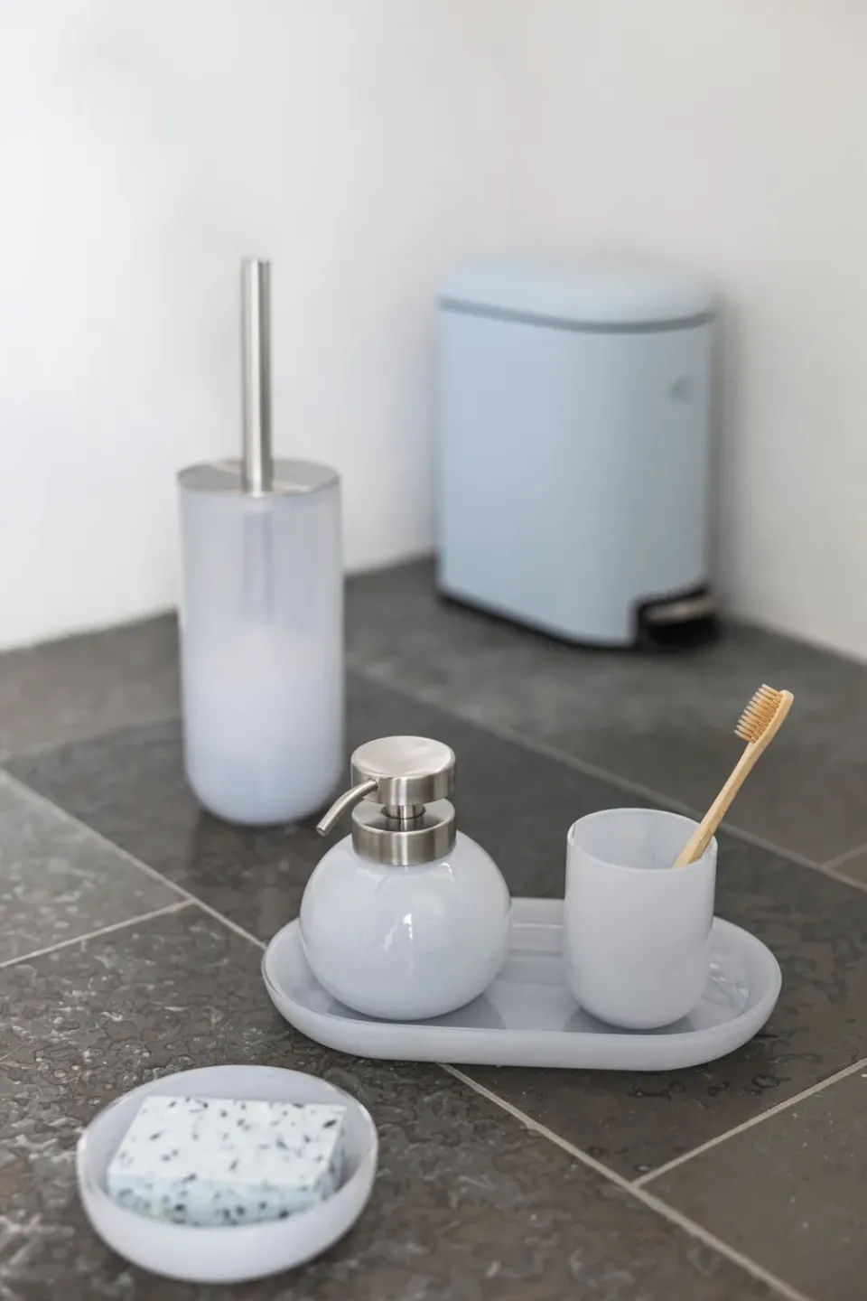 New Mette Ditmer Portacepillos Opal, Light blue Azul