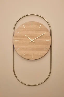 Outlet Andersen Furniture Reloj de pared A-Wall 41x76 cm, Oak-brass Marrón
