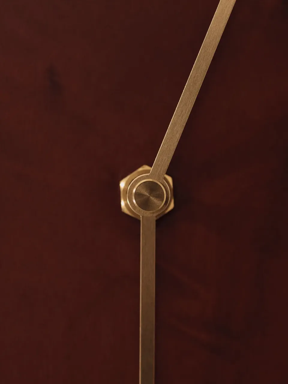 Outlet Ferm Living Reloj de pared Melt 28x33 cm, Dark stained burl Marrón