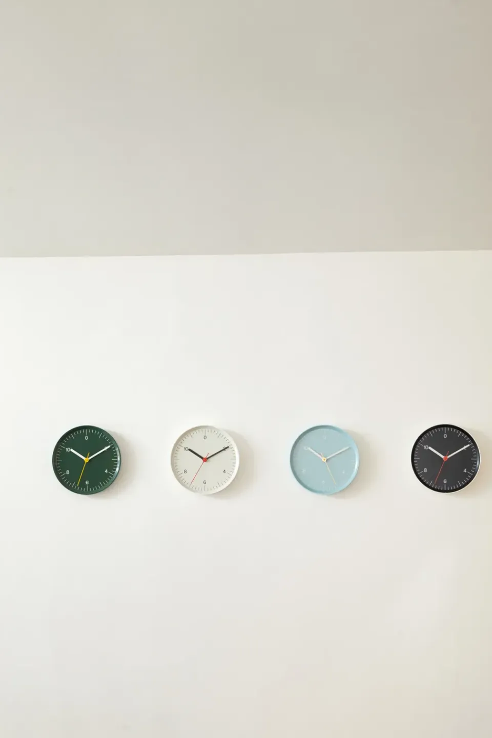Discount HAY Reloj de pared Wall Clock Ø26,5 cm, Green Verde