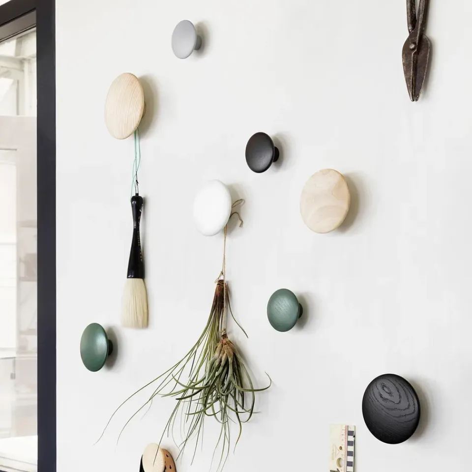 New Muuto Set de 5 colgadores de pared The Dots, Negro