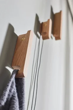 New Andersen Furniture Set de 3 ganchos Multi Hooks, Oak Marrón
