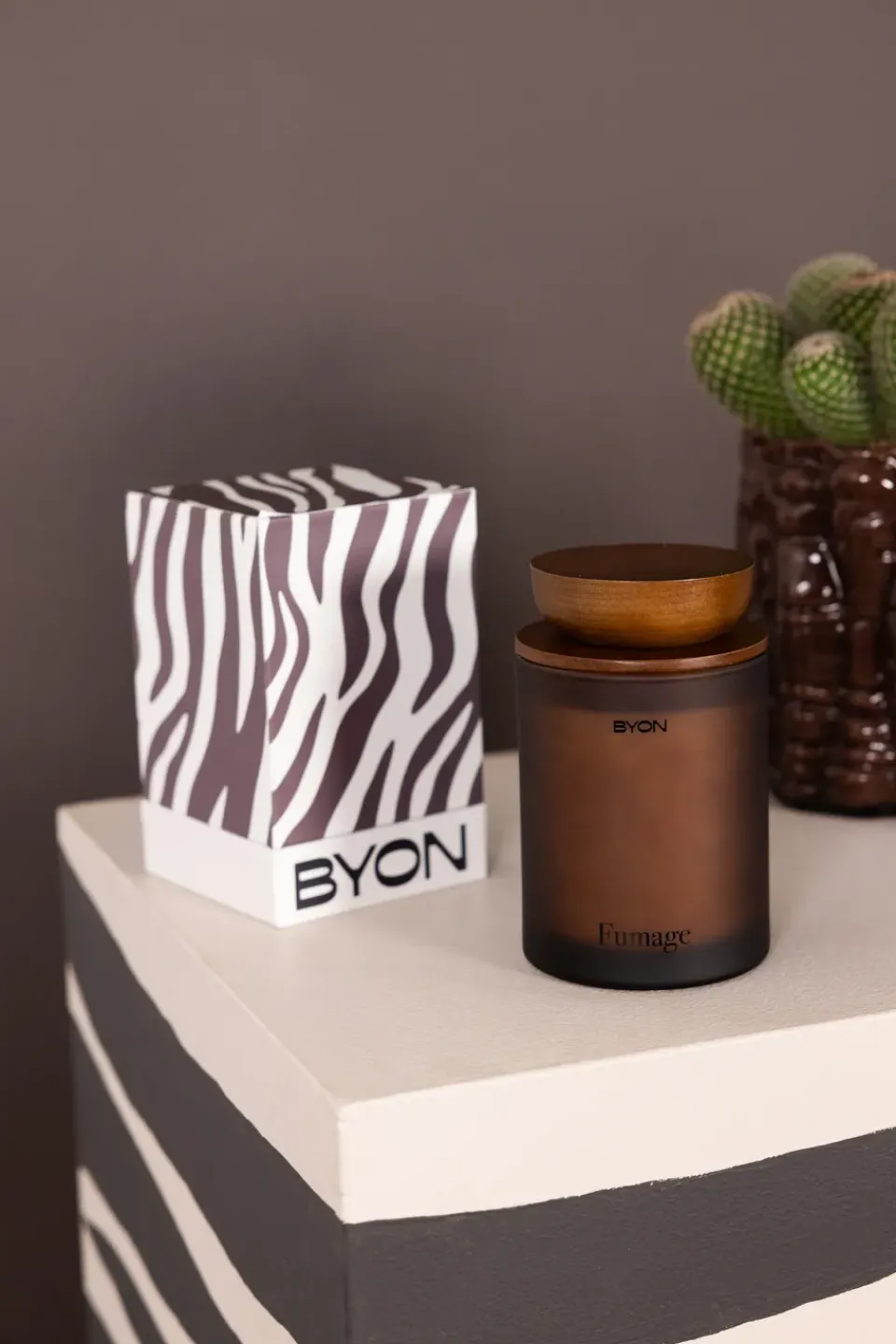 Sale Byon Vela aromática Fumage, 55 h Marrón
