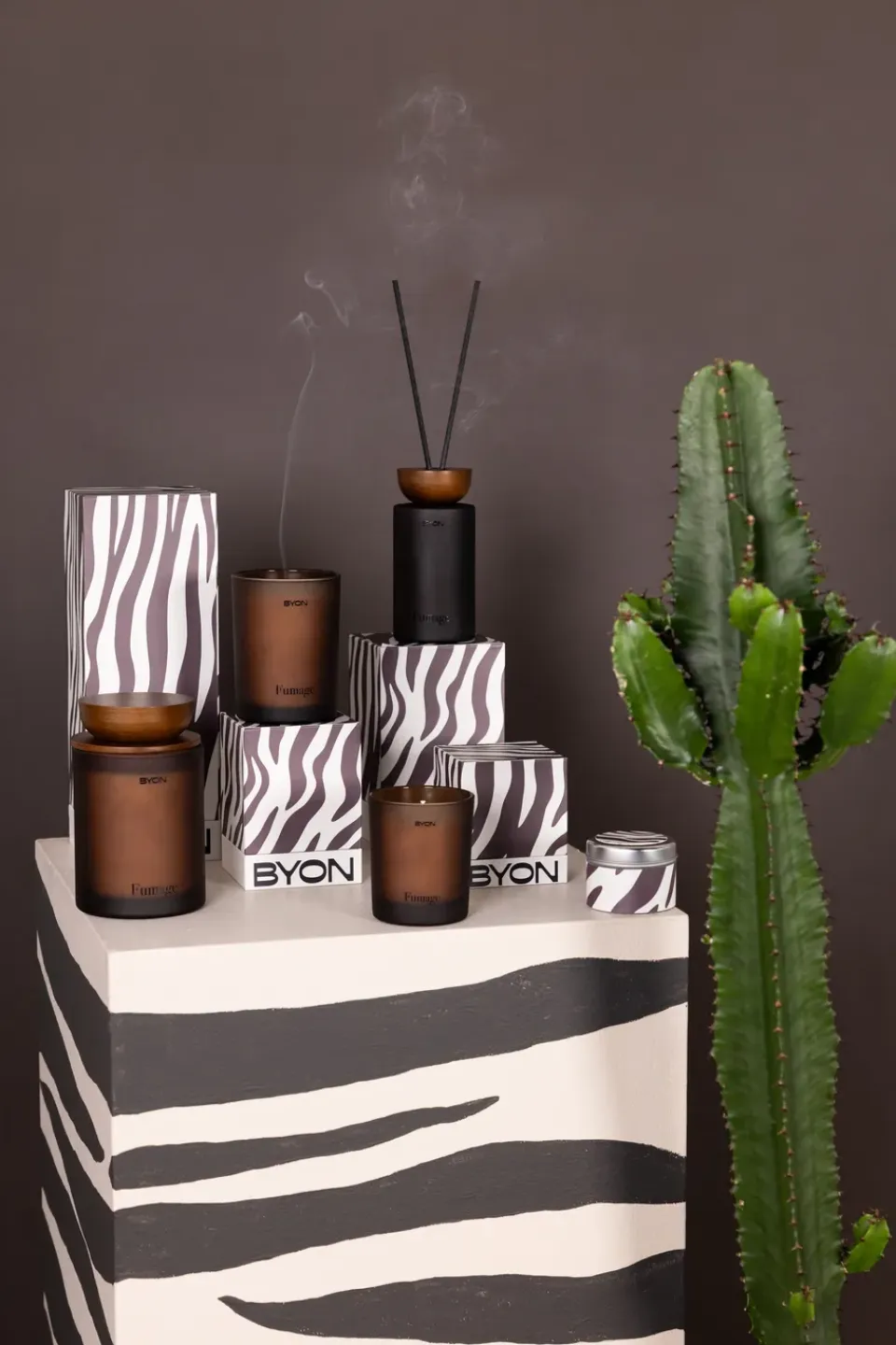 Sale Byon Vela aromática Fumage, 55 h Marrón