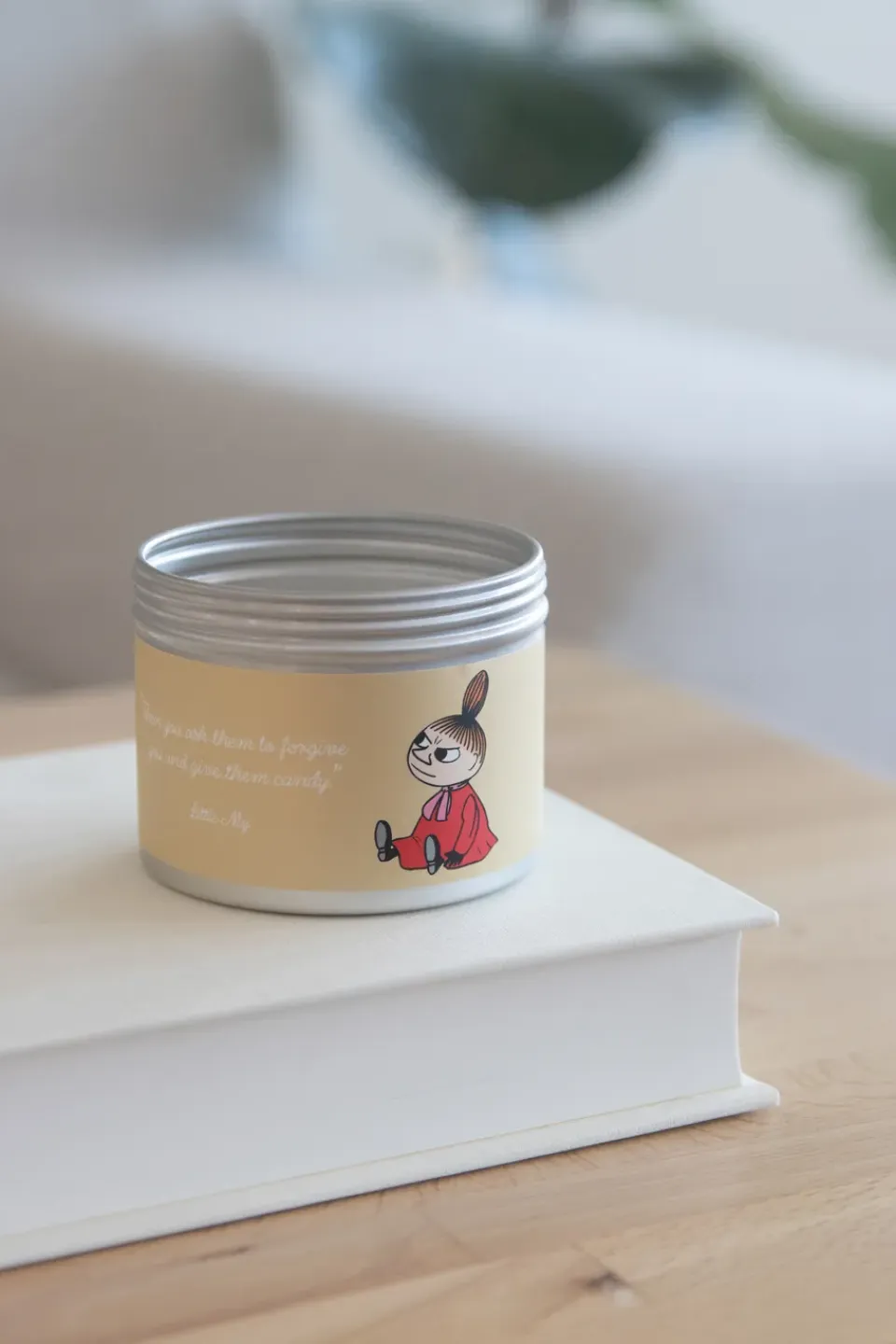 Pluto Design Vela aromática Moomin pequeña 20 h, Lilla My Amarillo