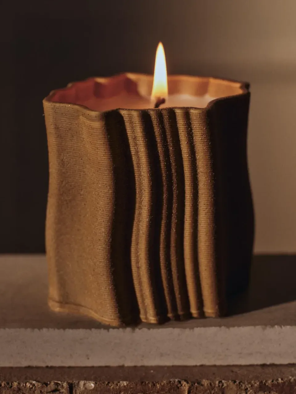 Clearance Ferm Living Vela aromática Rylith 53 h, Limón de citronela Beige