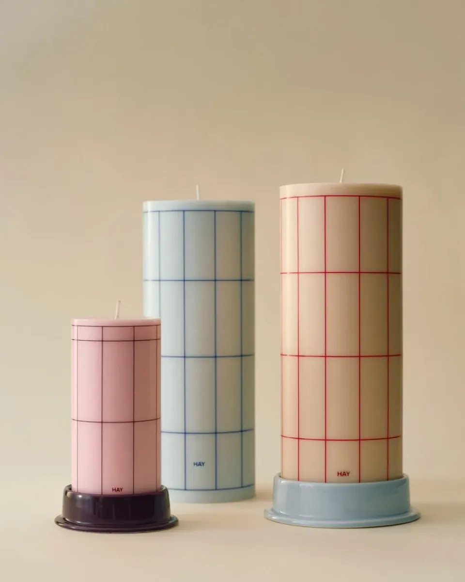 Hot HAY Vela gruesa Column Candle large 25 cm, Off white-red grid check Multi