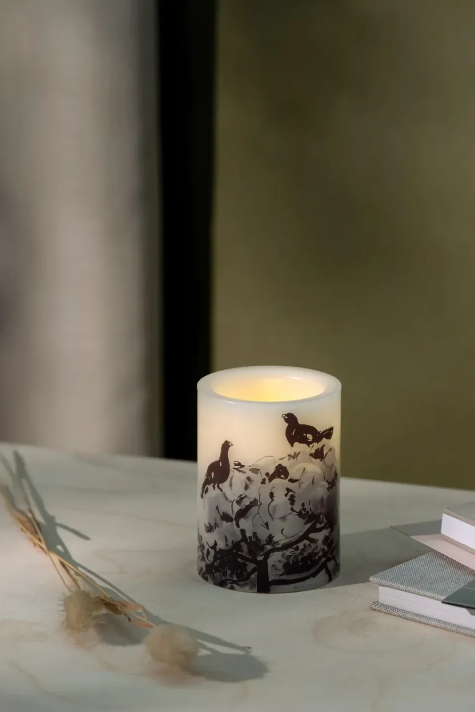 New Muurla Vela LED Teemu Järvi x Ø7,5x10 cm, Winter Carpercaillie Beige