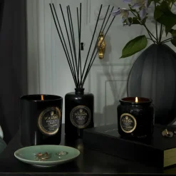 Online Voluspa Vela perfumada Classic Maison Noir 60 horas, French Linen Color doradoNegro