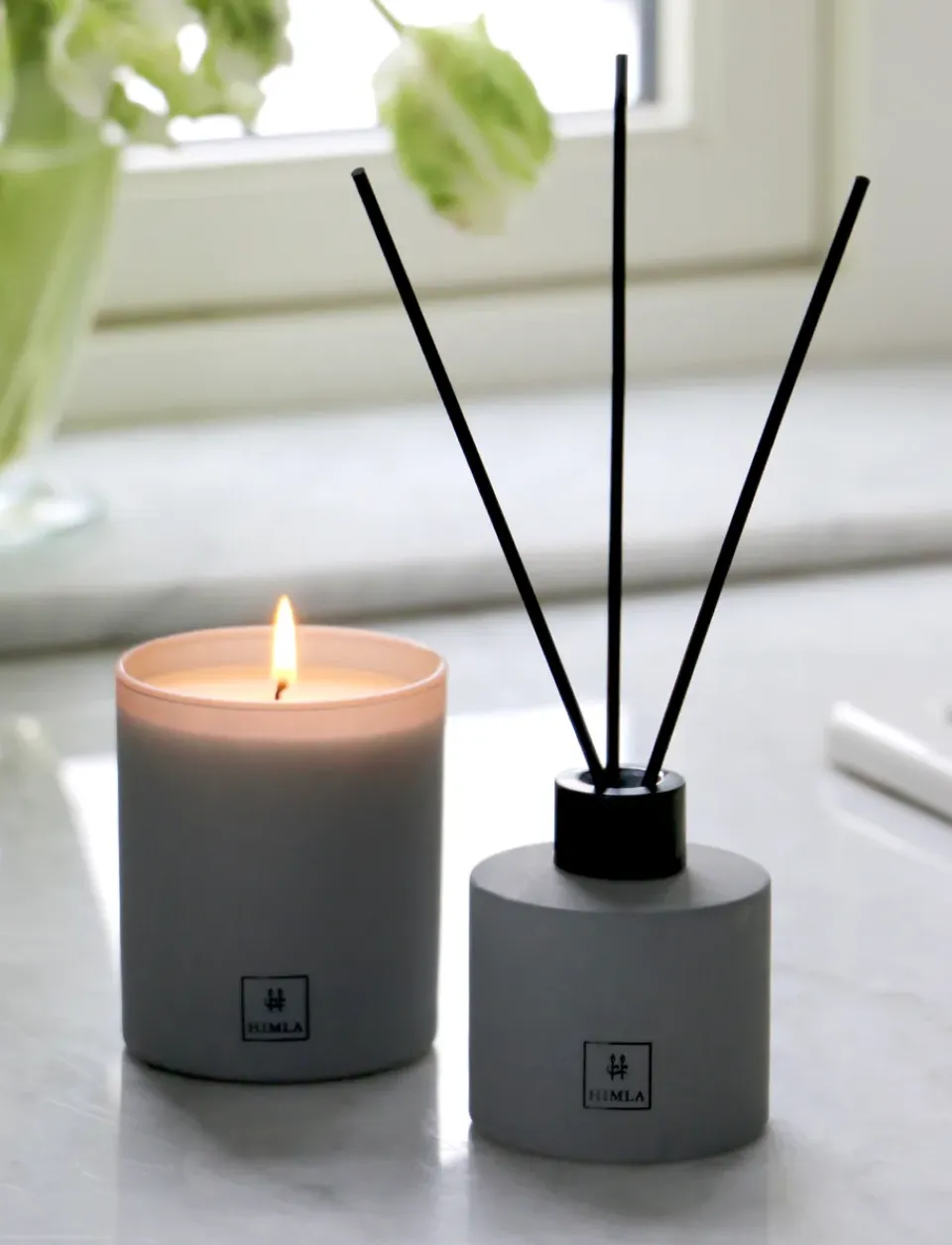 New Himla Vela perfumada Inhale 230 g, Sense of silence Gris