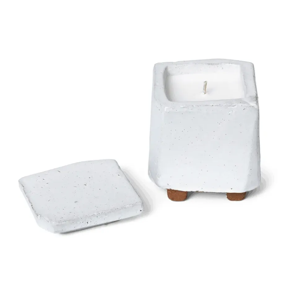 New Ferm Living Vela perfumada Kurinu 40 h, White Blanco