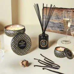 Sale Voluspa Vela perfumada Maison Noir 3-wick Tin 40 horas, Crisp Champagne Color doradoNegro