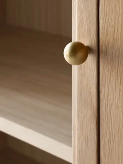 New &Tradition Vitrina Trace SC87 50x192x40 cm, Natural naturalal oak Marrón
